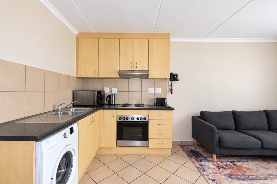 To Let 2 Bedroom Property for Rent in Buh Rein Estate Western Cape